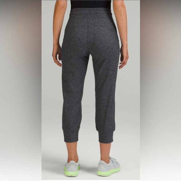 EUC Ready to Rulu High-Rise Cropped Jogger Heathered Raceway Grey/Black Size 8 - Picture 3 of 9